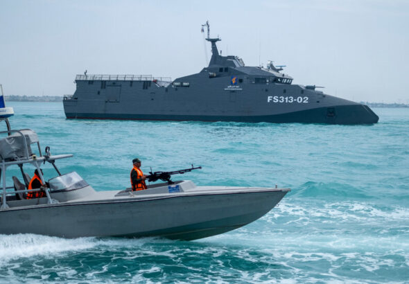 : واشنطن تهدد طهران بضرب منشآت حيوية إذا لم يُفتح مضيق هرمز خلال 48 ساعة